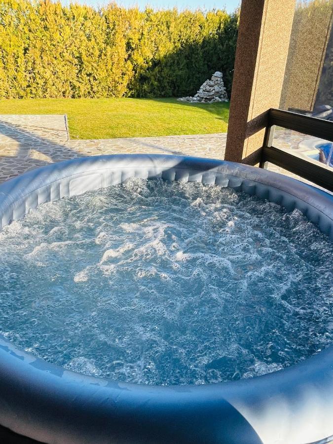 Gulia Luxury 3 Bedroom Pool Villa מראה חיצוני תמונה